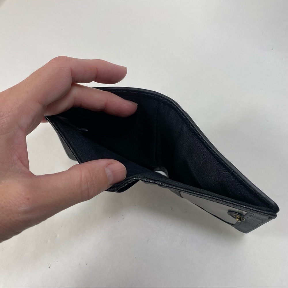 🎉LAST CALL🎉 Fossil Black Leather Bifold Snap Closure Card Holder Wallet - Picture 6 of 10